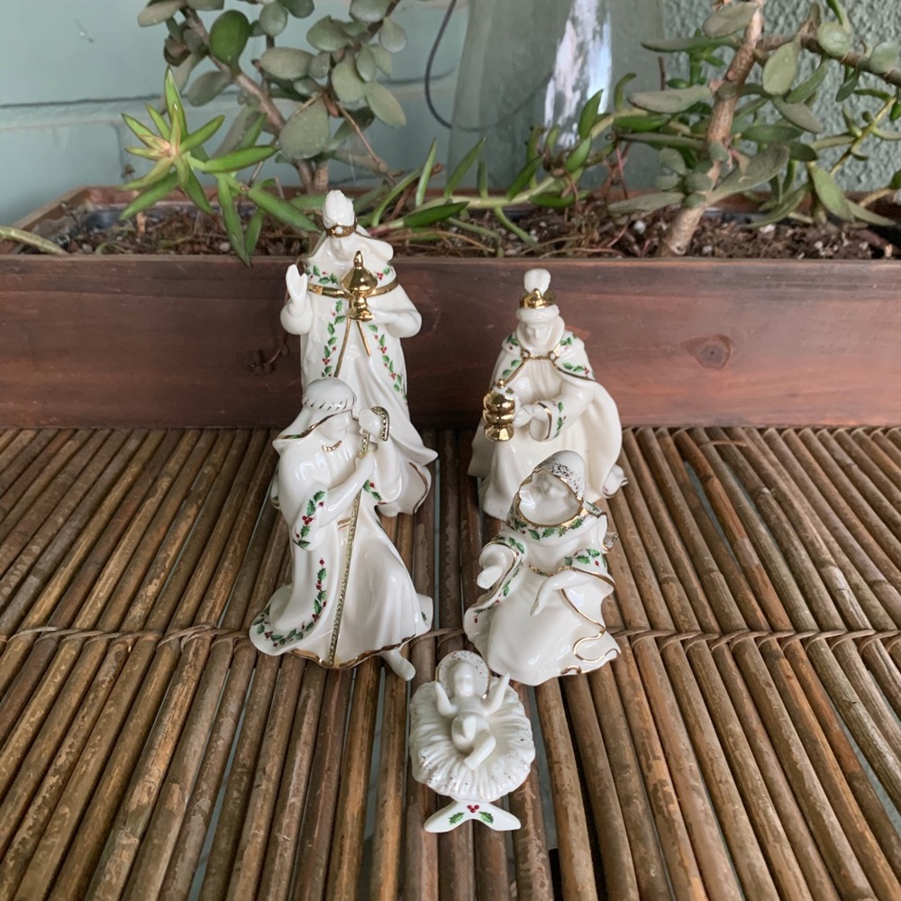 Vintage Lenox White Ceramic Nativity Scene